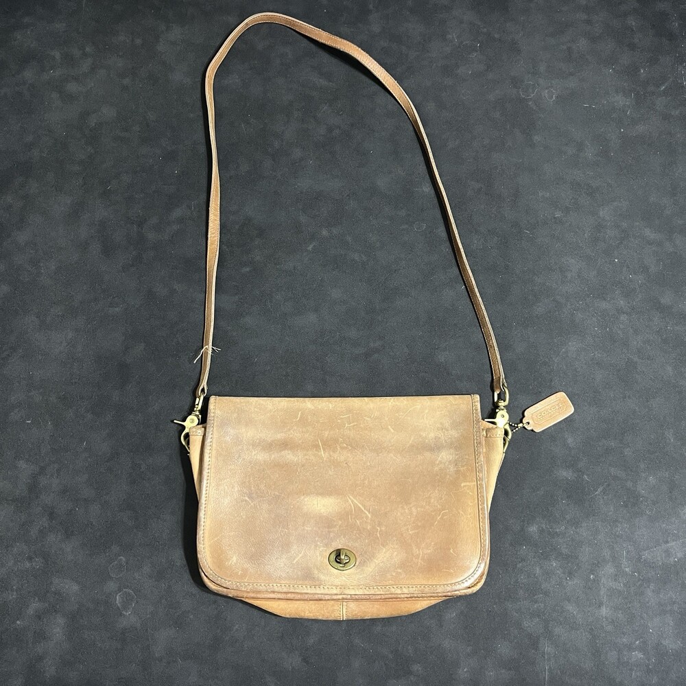 Vintage Coach 1970s Courier Bonnie Cashin City Bag Full Grain Leather Glove Tan